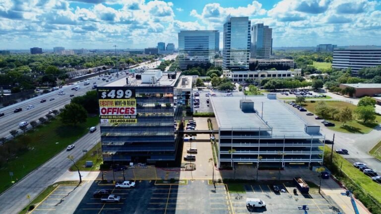 Offices & Property Management graphics by Sign of America in Houston