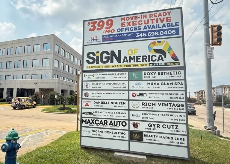 Plaza pylon sign with tenant panels by Sign of America, Houston TX